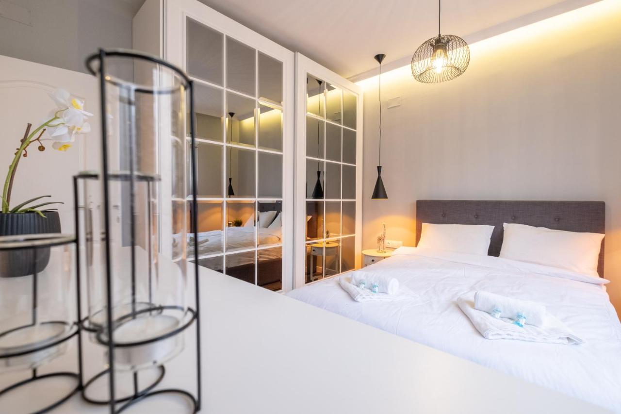 Designer & Cozy 2Bd Flat With A Parking In The City Center By Flat Mаnager София Экстерьер фото