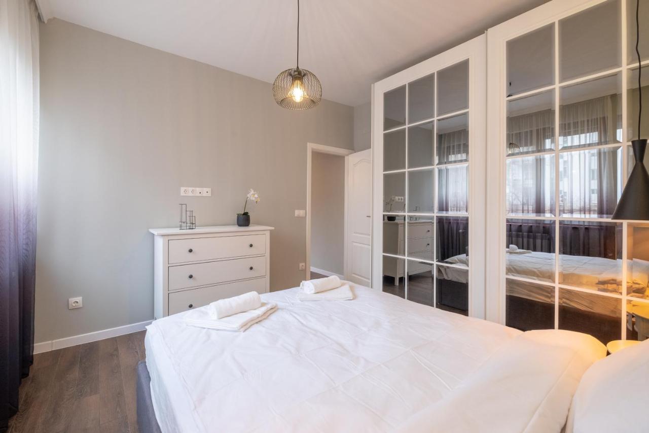 Designer & Cozy 2Bd Flat With A Parking In The City Center By Flat Mаnager София Экстерьер фото
